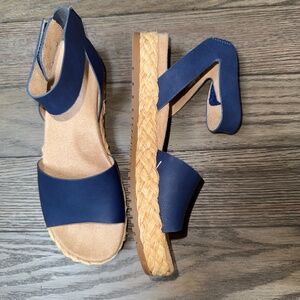 Soul Naturalizer Deara Sandals. Size 7 Blue